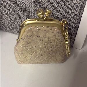 Hobo Gold and Tan Run Frame Pouch